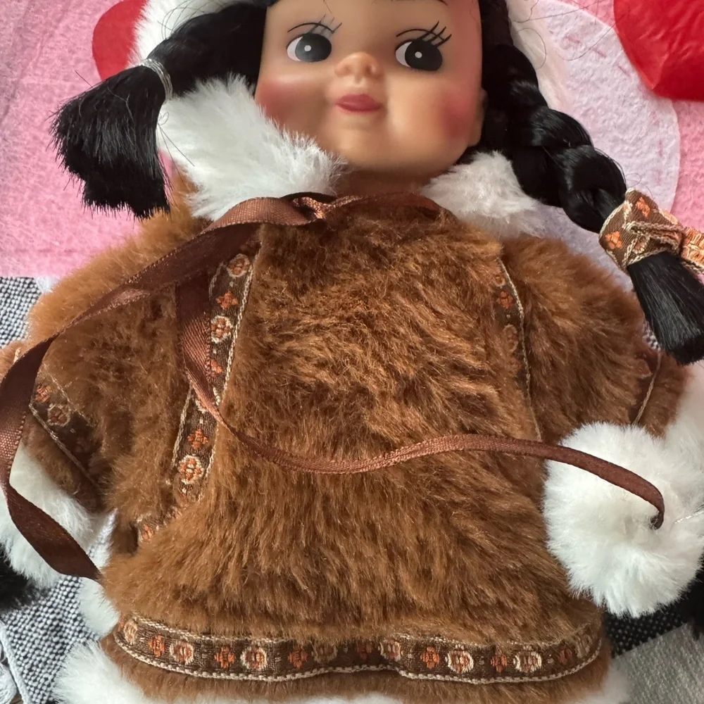 Brown and White Action Figure with Distinctive Features - Picture 4 of 7